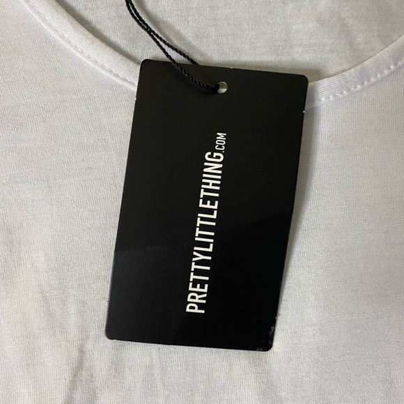 Prettylittlething white long sleeve v-neck crop - Picture 4 of 5